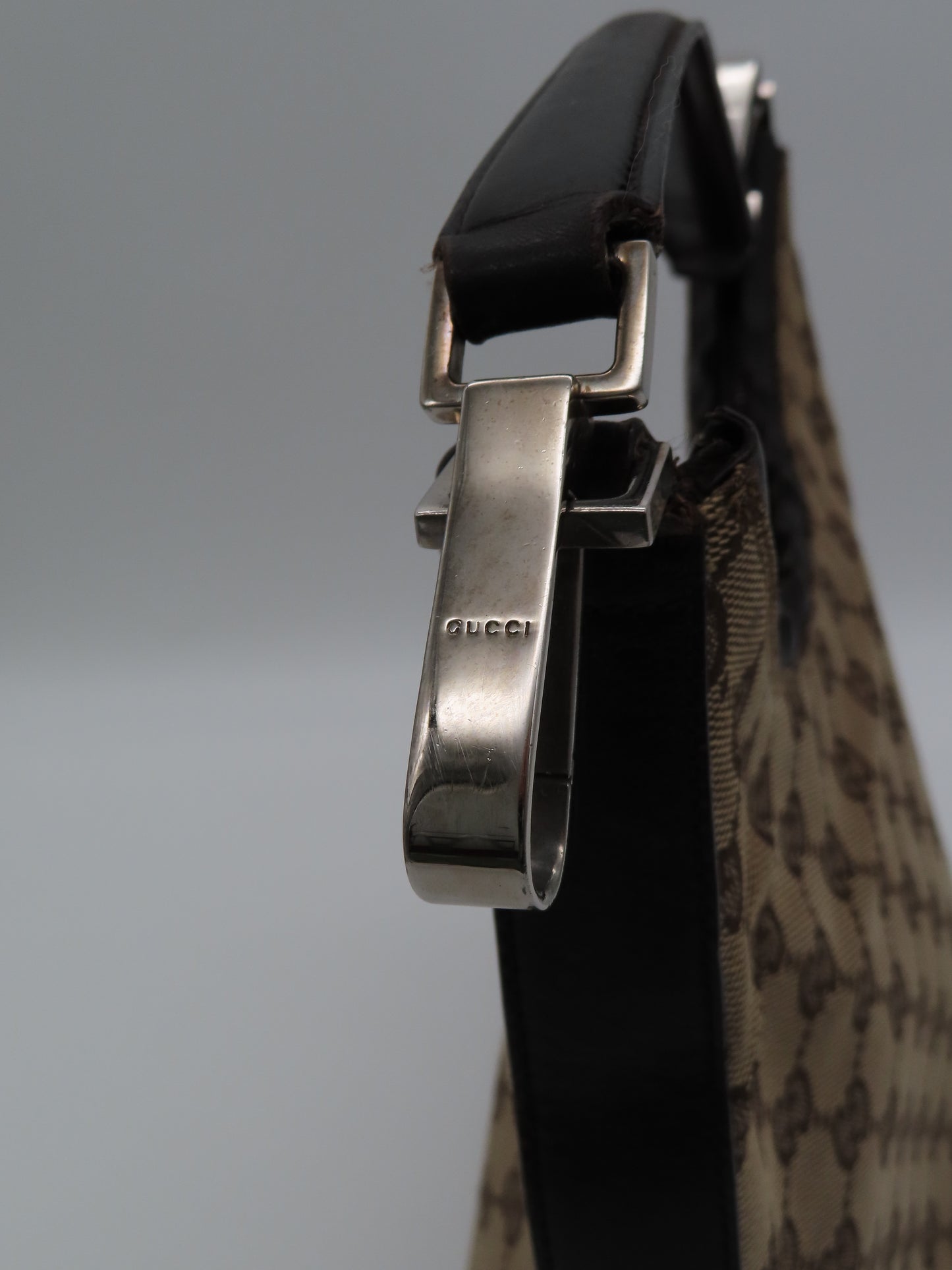 Gucci Hobo Clasp