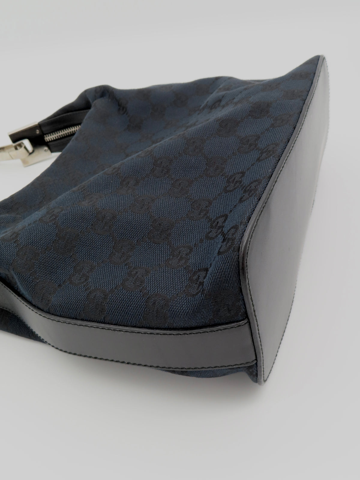 Gucci Hobo Clasp