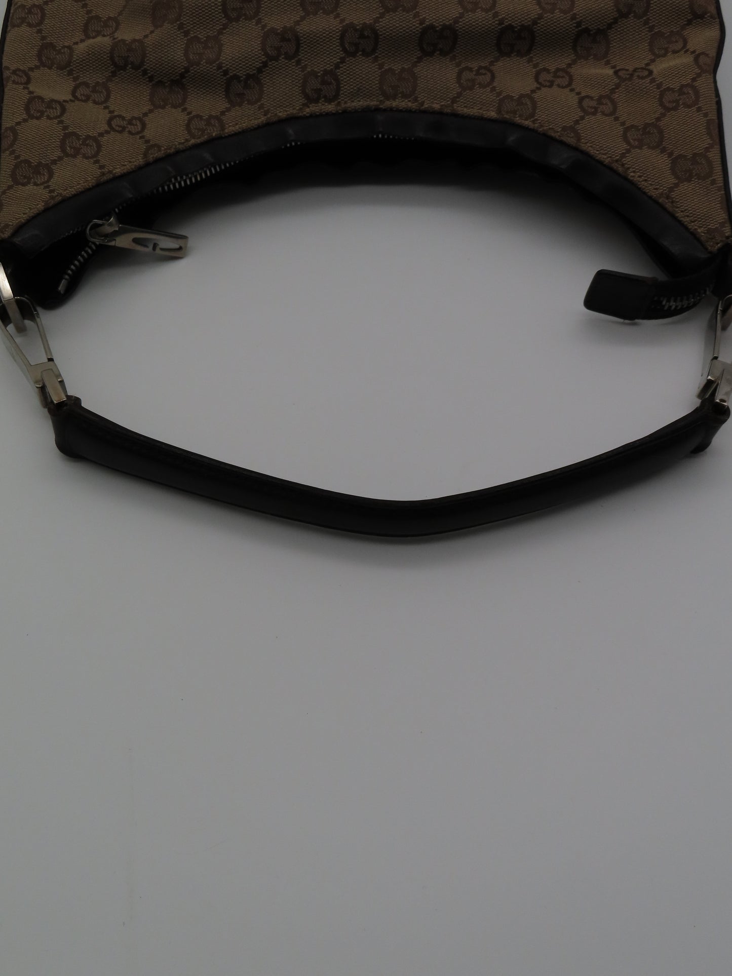 Gucci Hobo Clasp