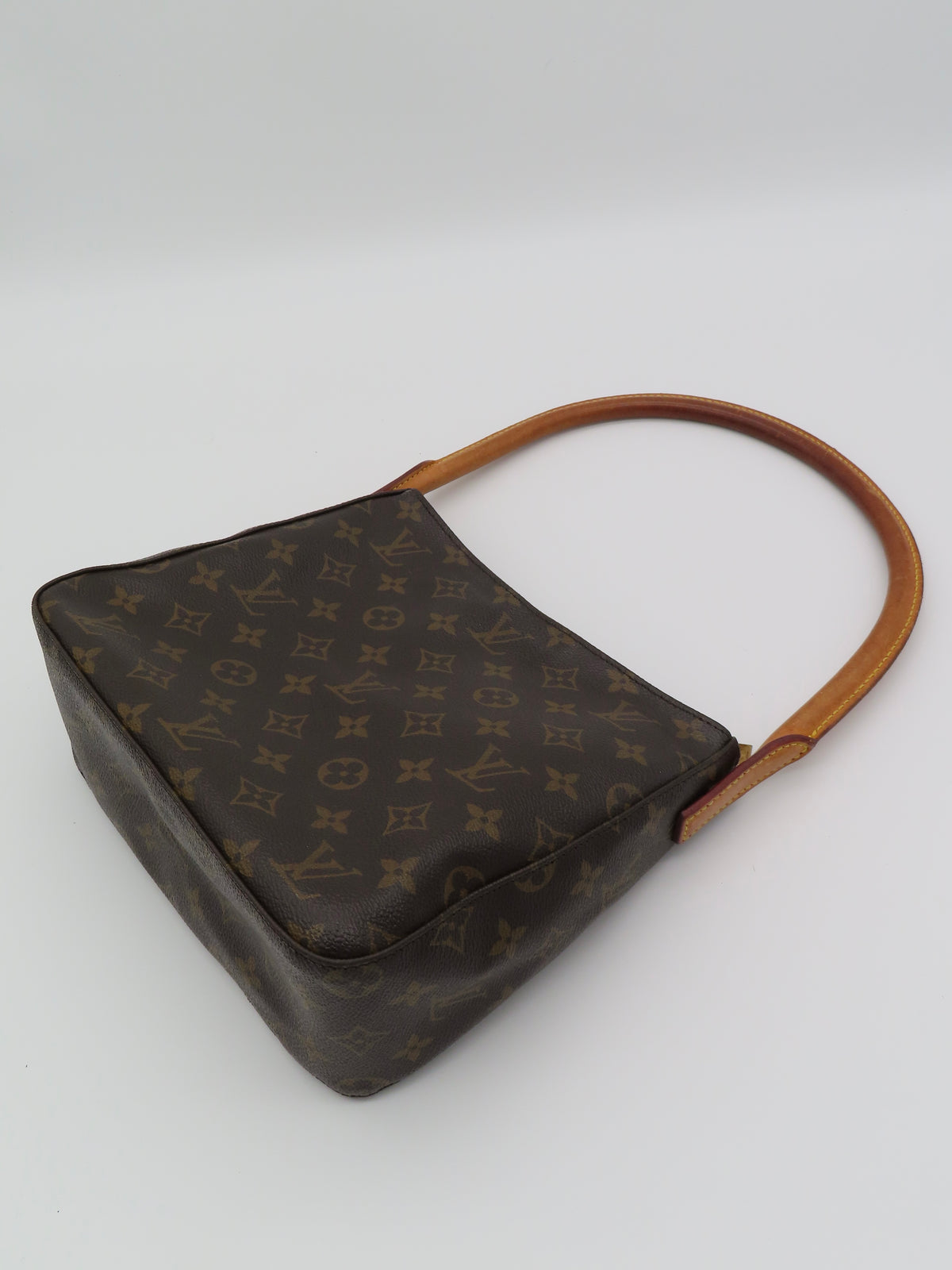 Louis Vuitton Looping MM