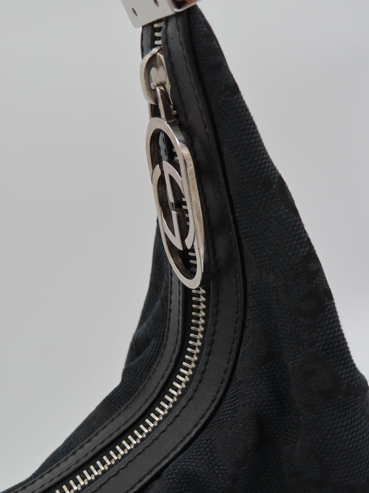Gucci Hobo Clasp