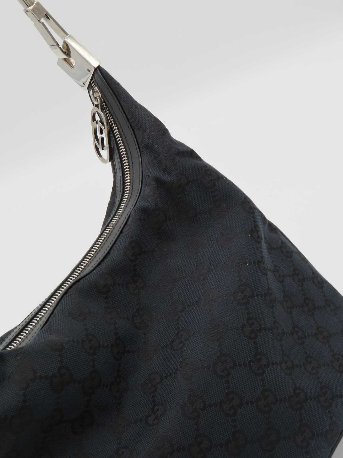 Gucci Hobo Clasp