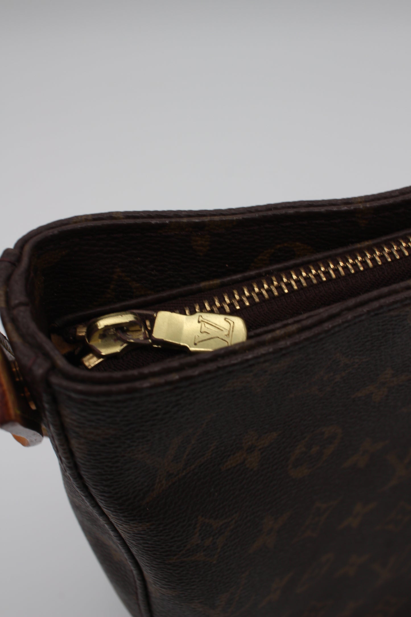 Louis Vuitton Looping GM